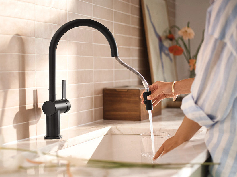 Moen 7622EVBL Cia Smart Voice Activated Kitchen Faucet with 1-Handle, Boosted Powerful Cleaning Rinse, Pull-Down Sprayer, Matte Black 