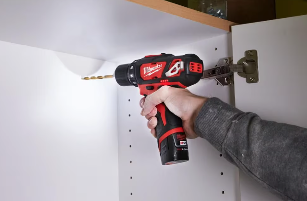 Milwaukee 2407-22 M12 Cordless 3/8” Drill Driver Kit Complete with Battery, Charger & Carrying Case